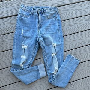 H&M women’s Distressed Skinny Jeans